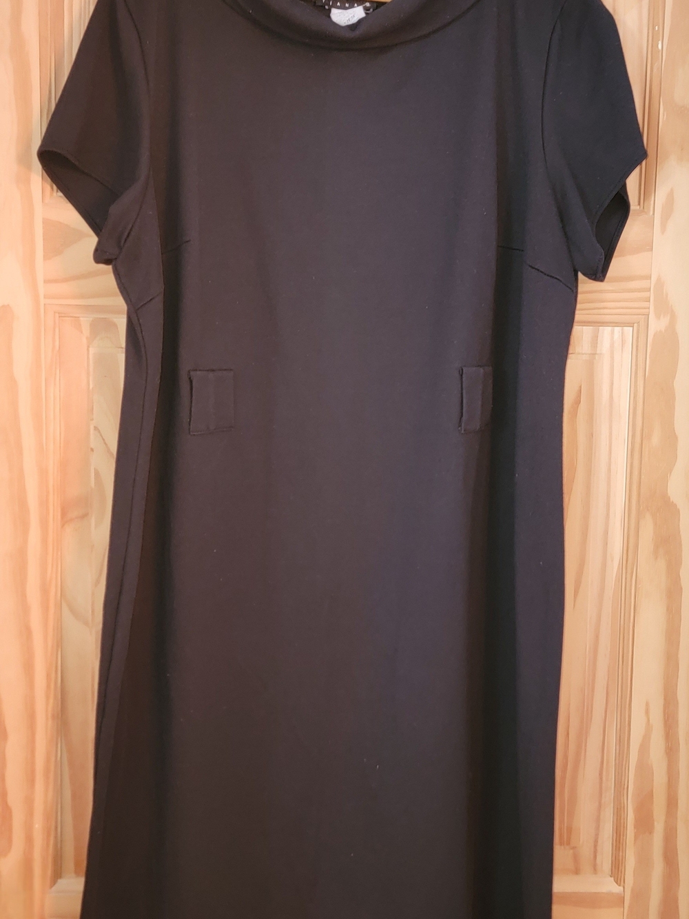 Tiana B. Classic Black Short-Sleeve Shift Dress - Size 2X